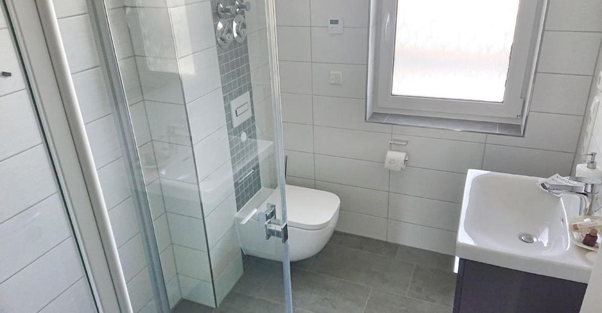 Kuhnle-Tours Ferienwohnung Rechlin Værelse billede